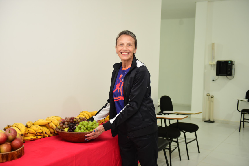 Débora Simas, recordista mundial de corrida em esteira, palestra na CENSUPEG e ganha bolsa integral em Educação Física