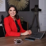 Profa. MSc. Daniella Regina Farinella